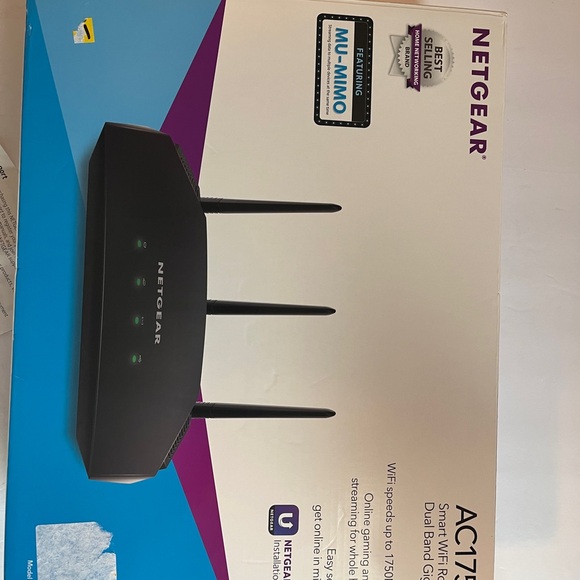 NETGEAR Dual-Band WiFi Router - Black - Picture 7 of 7